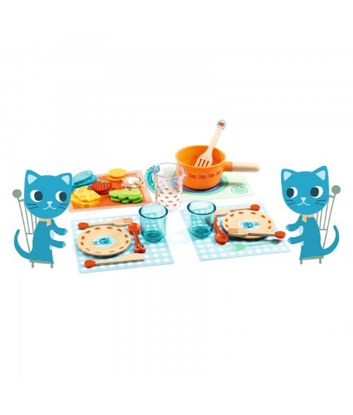 A table les chats !